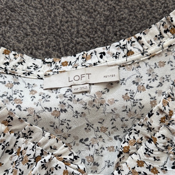 LOFT Petite Floral Ruffle Blouse Women’s XSP Cream Long Sleeve Boho Top - Picture 2 of 6